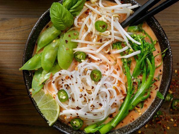 豆腐库里,cauliflower,Noodes和Cashews微信健康厨房